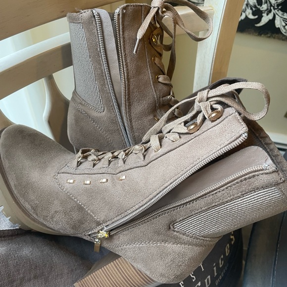 Wild Diva Brown boots Women’s 7 1/2 - Picture 9 of 9